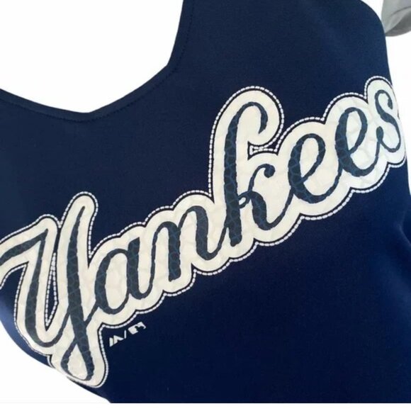 MLB NEW YORK YANKEES Tee Shirt Size Med Short Raglan Sleeves V Neck World Series - Picture 6 of 8